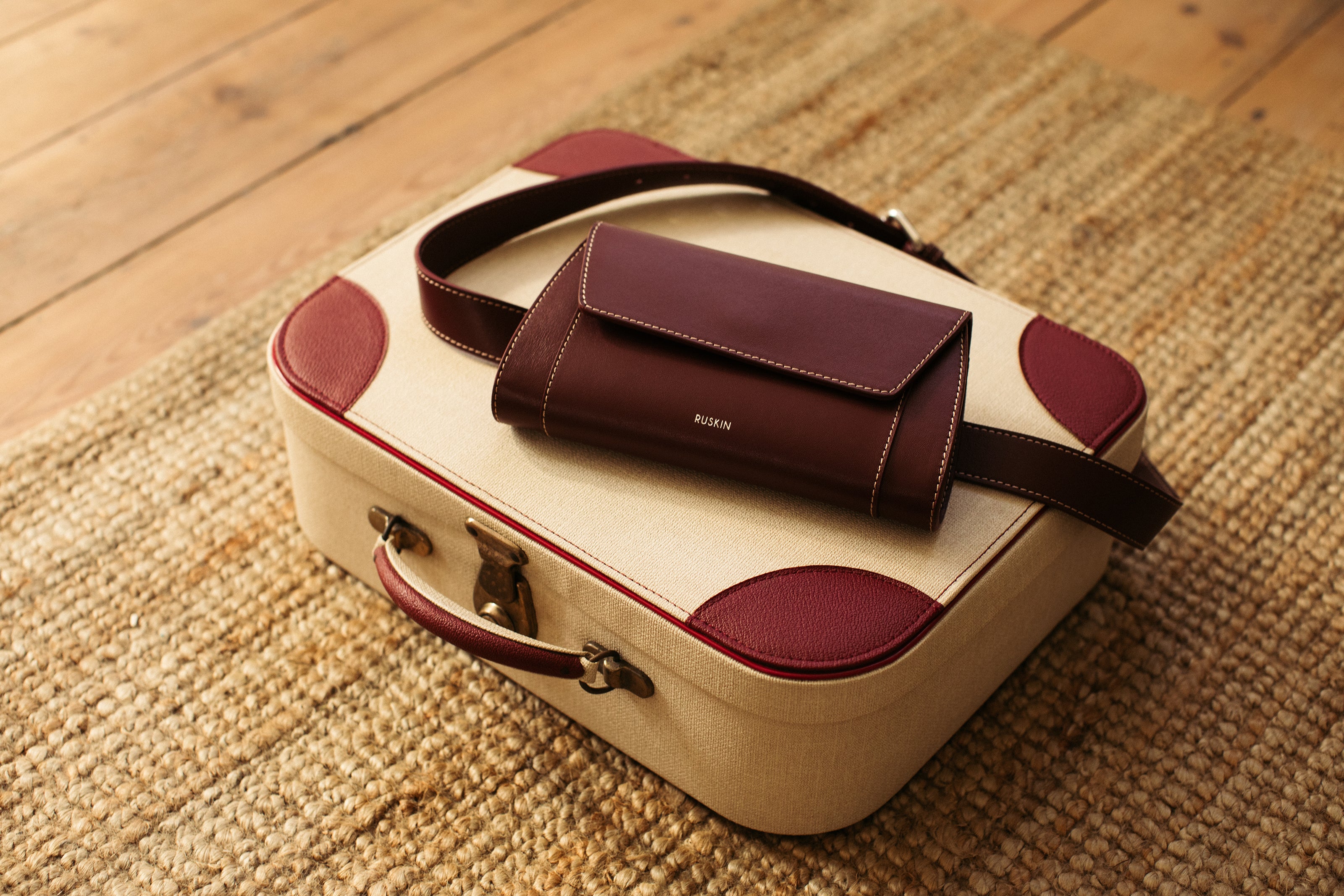 Clutch Con Cinta Rouge